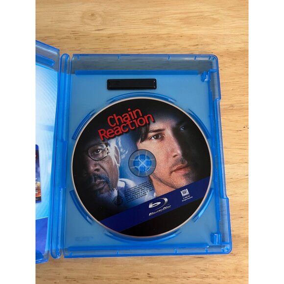 Chain Reaction Blu-Ray 1996 Thriller Movie Keanu Reeves Morgan Freeman Pre-Owned - Picture 2 of 4